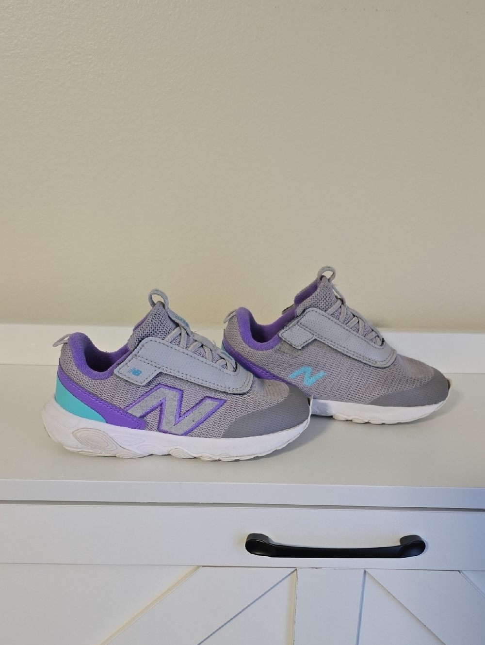 New Balance Fresh Foam 1440  Kids Gray Sneakers SIZE 9